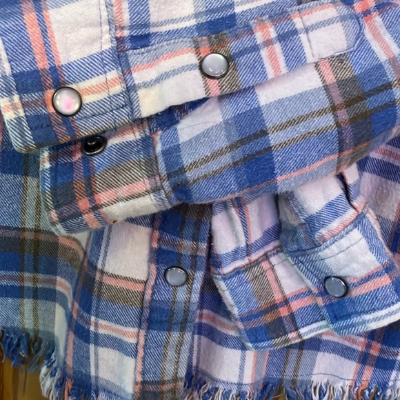 Blue and White Plaid Snap Up Shirt fringes western style - Picture 6 of 7